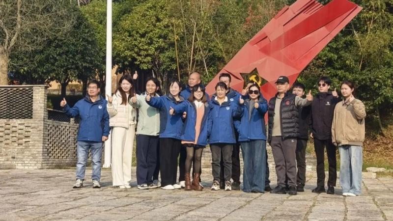 银桥团建纪实：踏红色足迹，攀青山之巅，凝聚奋进力量！